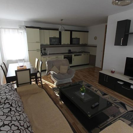 Kasumi Apartment Приштина Экстерьер фото