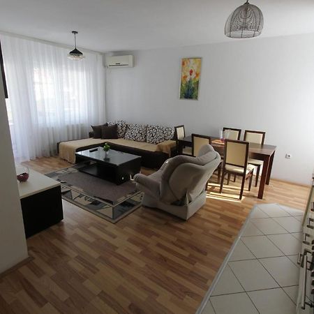 Kasumi Apartment Приштина Экстерьер фото